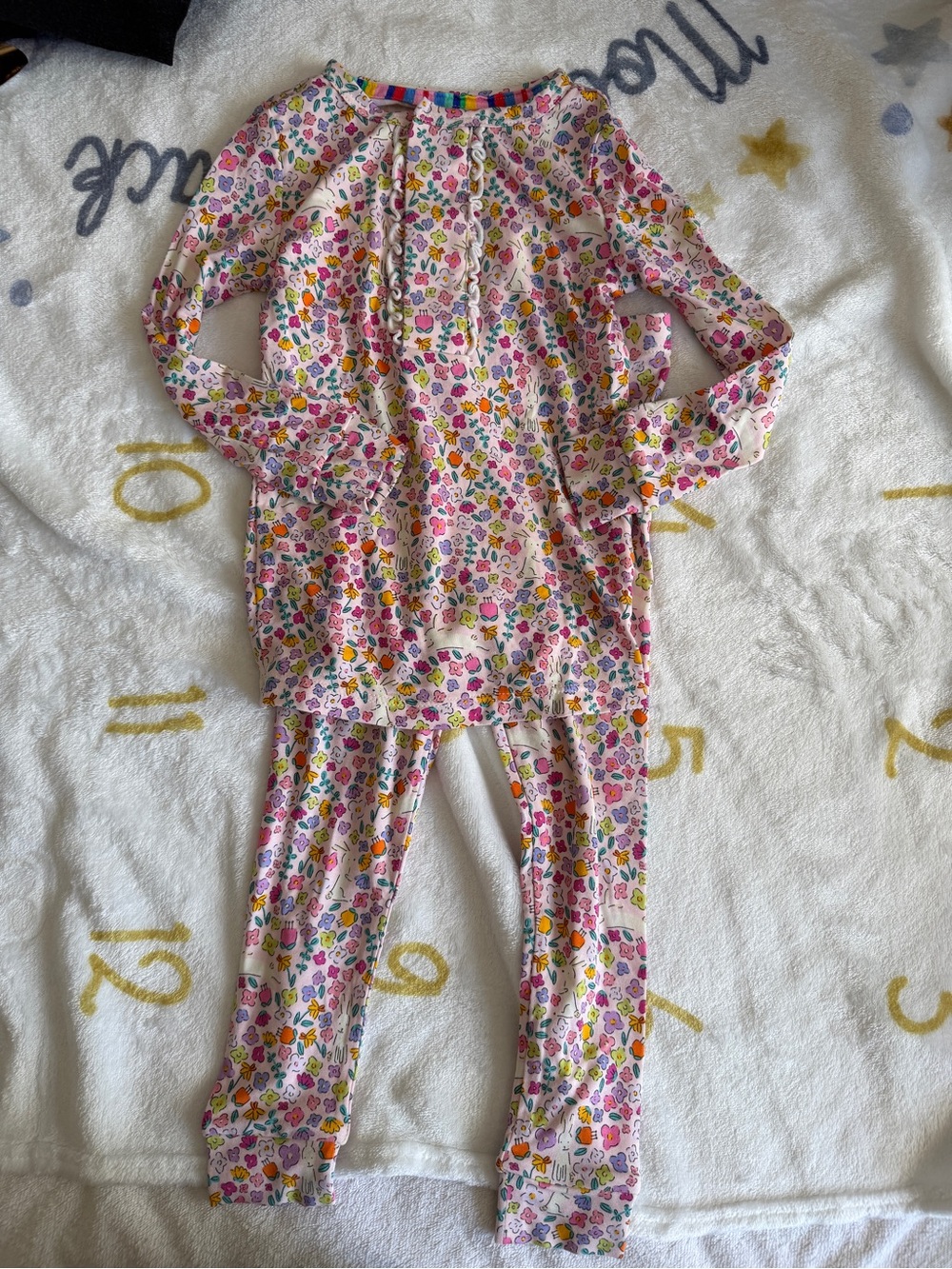 NWOT Magnetic Me flower and bunny matching set - 12-18M